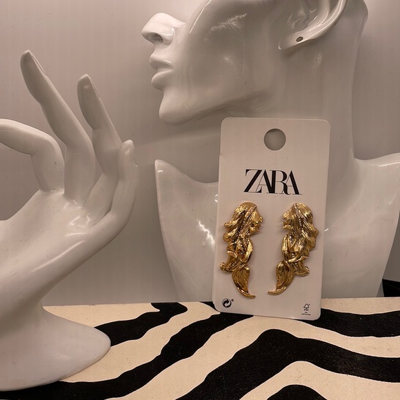 Gold Zara Dangling Textured Leafs & Rhinestones. Statement Large, Pierced, Fall - Picture 1 of 8